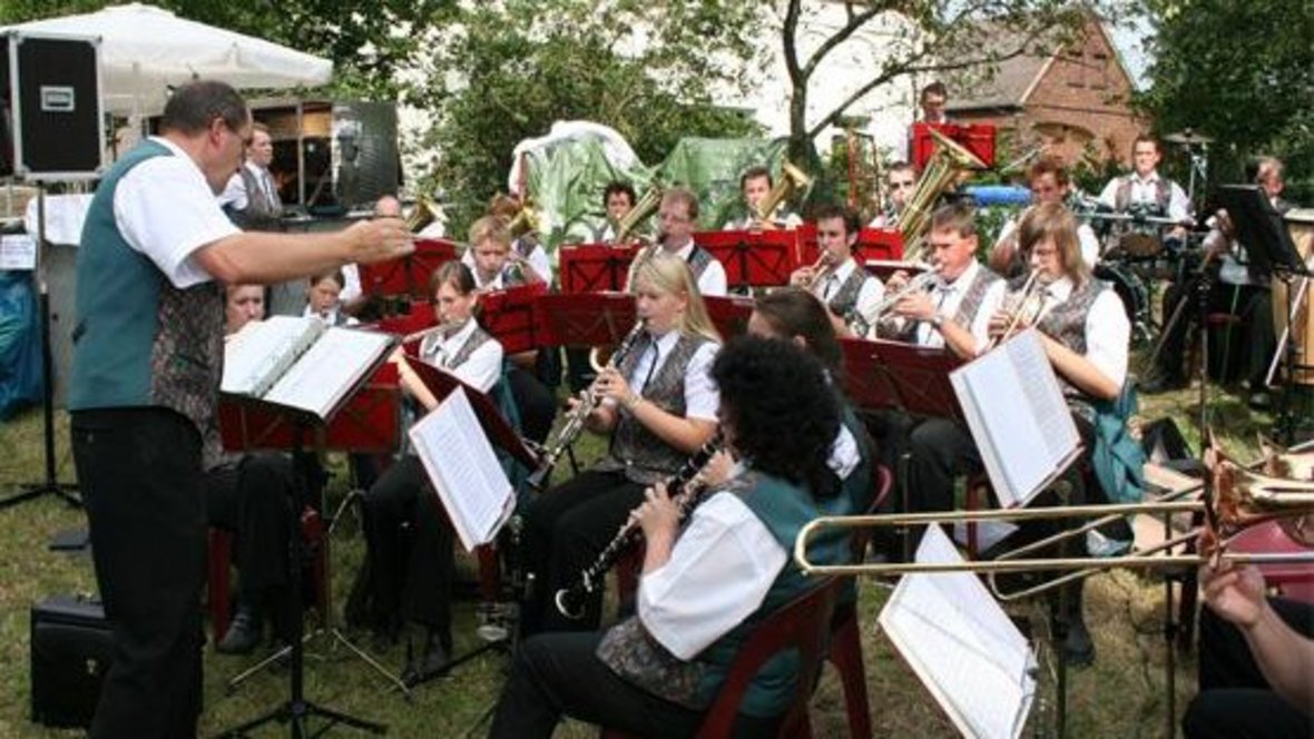 Der Musikcorps beim Steverauenfest in Olfen